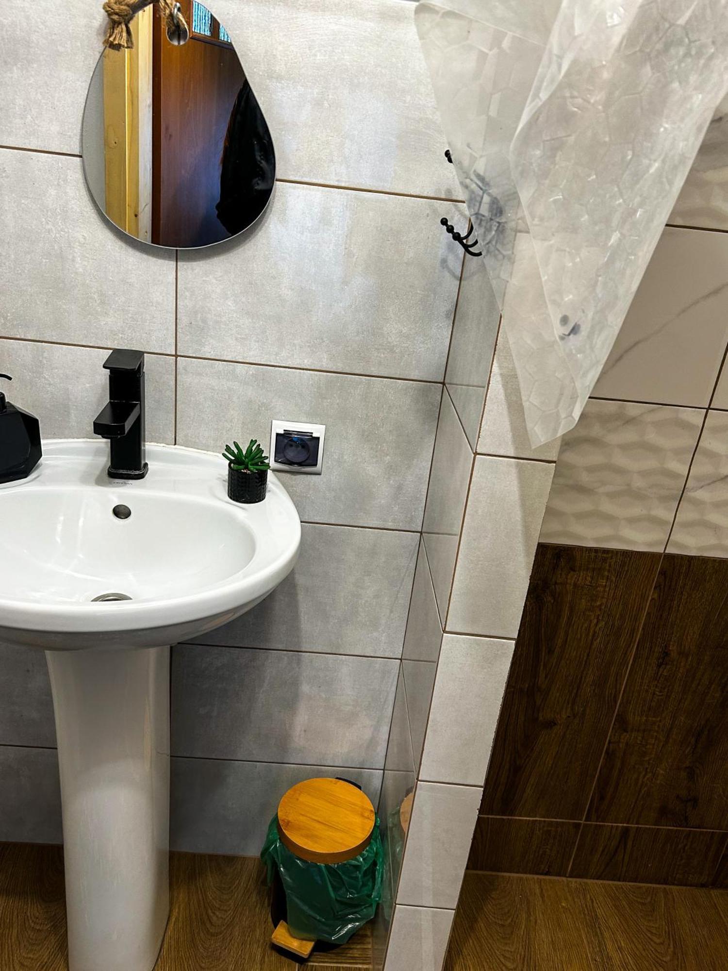 Dolina Roztoki-Mieszkanie,Pokoje Lub Domek Z Lokalem Na Poddaszu Bircza Bagian luar foto